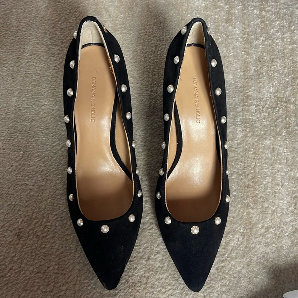 Banana Republic Black Chunky Pumps With Pearl Studs